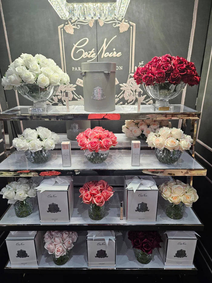 Cote Noire - Luxury Round 13 Rose Buds Bouquet in Peach